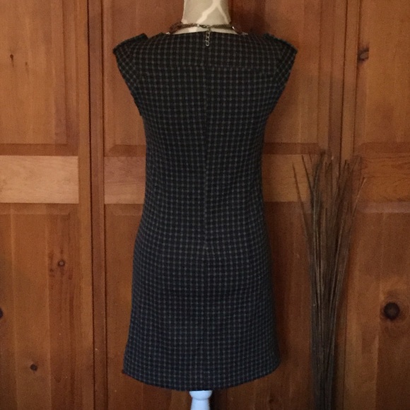 Banana Republic Sheath Dress - Picture 2 of 5
